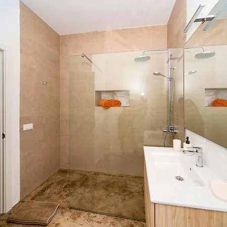 Luxury House La Maison Ii بيت للعطل تياس