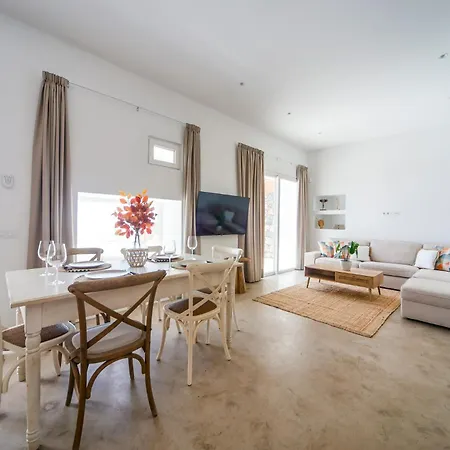 Luxury House La Maison Ii * تياس